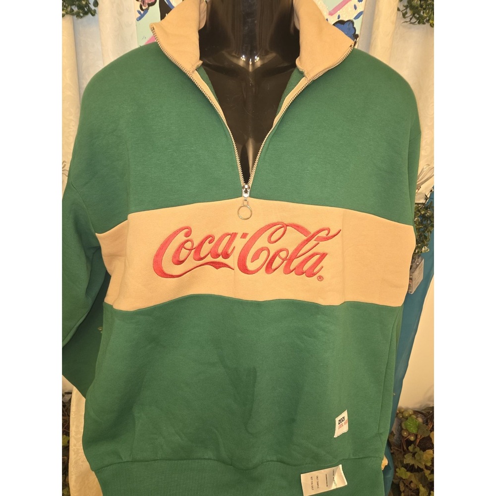 Coca-Cola Embroidered 1/4 Zip Sweatshirt Green Cream Sample Pullover Size L - Picture 2 of 7